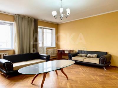 Продаю 5-комнатную квартиру, 173кв. м., этаж - 6/6, в золотом квадрате, Исанова 24 / Москвовская.