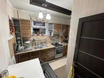 Продаю 4-комнатную квартиру, 92кв. м., этаж - 3/9, 7 мкр.