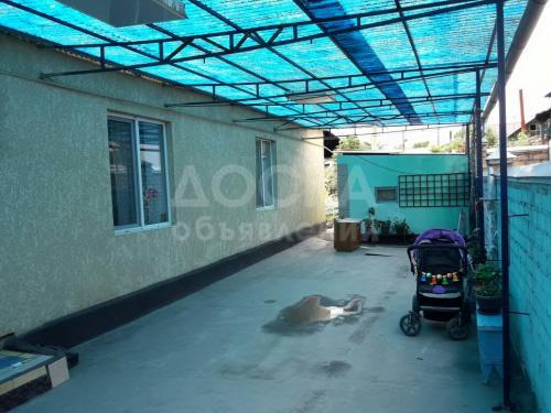 Продаю дом 5-ком., 72кв. м., этаж-1, 4-сот., стена кирпич, красный строитель пер набережный.