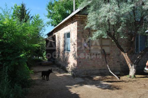 Продаю дом 3-ком., 70кв. м., этаж-1, 10-сот., стена кирпич, бостери.