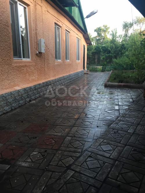 Продаю дом 5-ком., 160 кв.м.кв. м., этаж-1, 5,5-сот., стена шлакоблок, пер.Гатчинский 86 в.