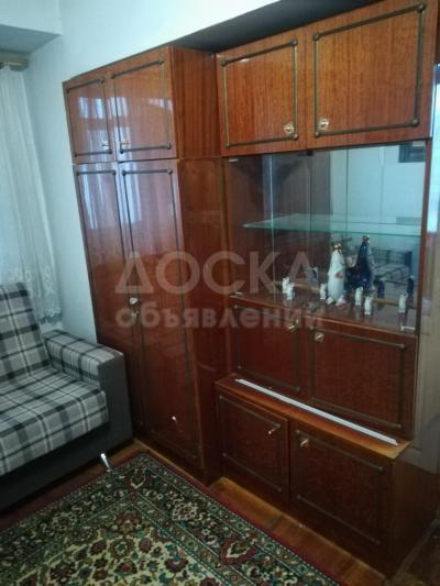 Продаю стенку из 4х шкафов. Недорого