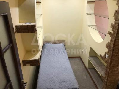 Продаю 1-комнатную квартиру, 32кв. м., этаж - 2/4, 4 мкр, дом 29.