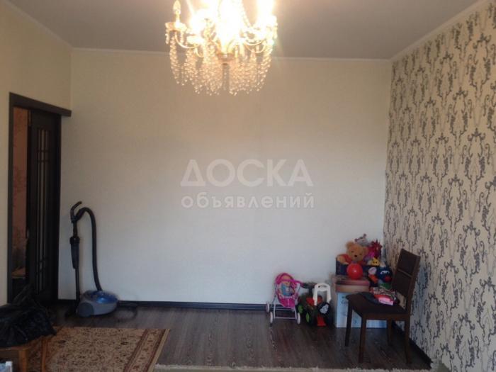 Продаю квартиру 2-ком., 68кв. м., этаж - 1/9, Мик-н Улан -2 дом 24,