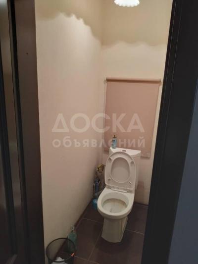 Продаю офисное помещение 40кв. м., Табышалиева 72.