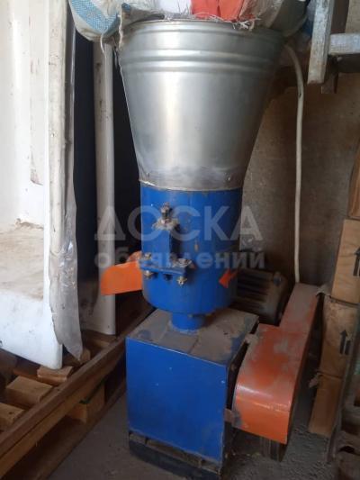 Продаю гранулятор
Матрица 3-5мм
Двигатель 3 ф 5.5