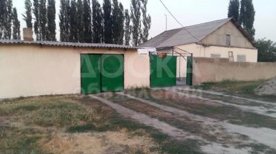 Продаю дом 5-ком. 100кв. м., этаж-1, 150-сот., стена кирпич, Аламедин рынок.