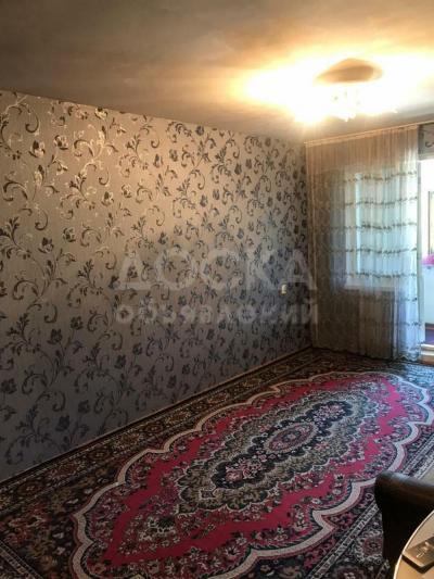 Продаю 1-комнатную квартиру, 32кв. м., этаж - 3/4, 6 мкр. 41 дом.