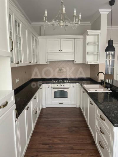 Продаю 3-комнатную квартиру, 88кв. м., этаж - 10/10, Токтогул Исанова.