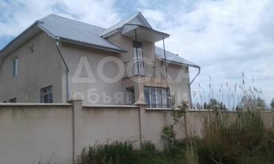 Продаю дом 5-ком. 212кв. м., этаж-2, 8-сот., стена кирпич, Ахумбаева 14.