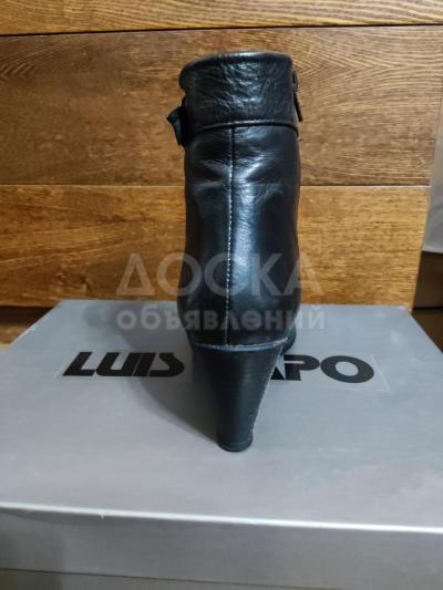 Удобные ботинки из мягкой кожи