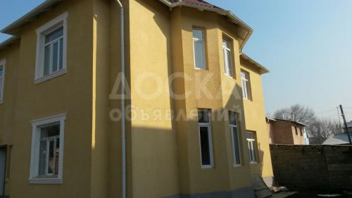 Продаю дом 7-ком., 220кв. м., этаж-2, 4.6-сот., стена кирпич, Бишкек.