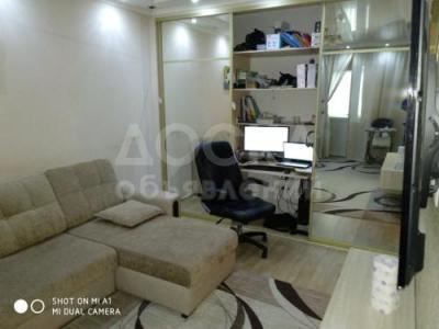 Продаю 3-комнатную квартиру, 65кв. м., этаж - 1/4, Бишкек.