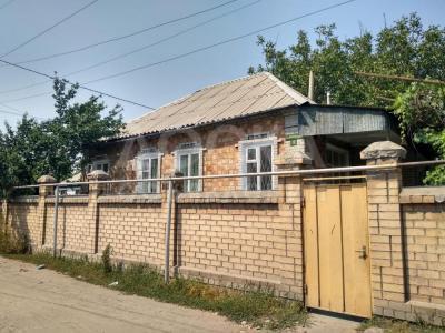 Продаю дом 5-ком. 80кв. м., этаж-1, 8-сот., стена кирпич, Кирпичный завод Красный строитель.