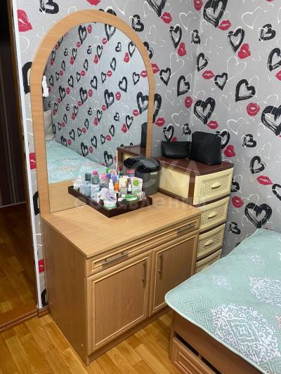 СРОЧНО ПРОДАЮ ТУАЛЕТНЫЙ СТОЛИК