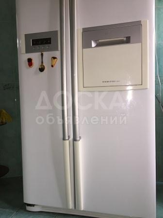 Продаю один из лучших холодильников в своем классе LG, с боковой морозильной камерой и баром, в идеальном состоянии!