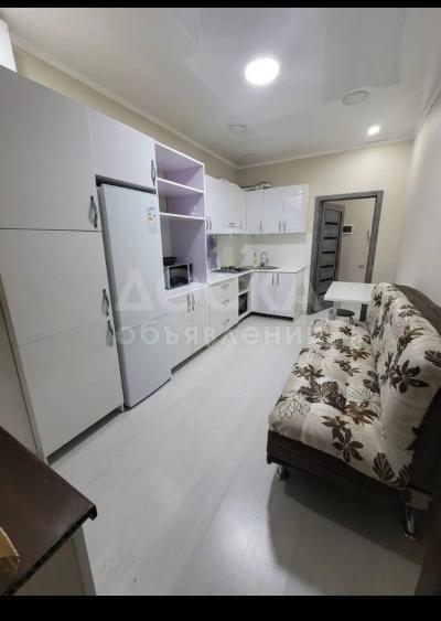 Продаю 1-комнатную квартиру, 42кв. м., этаж - 10/10, Караван трц .