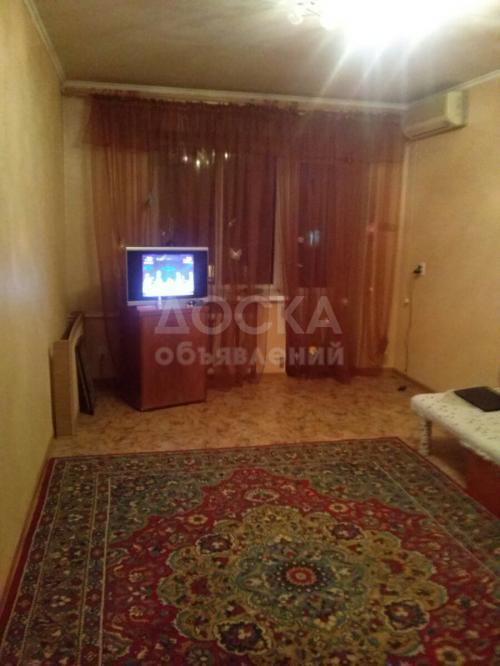 Продаю квартиру 3-ком., 58кв. м., этаж - 4/4, Ахунбаева, 98В.