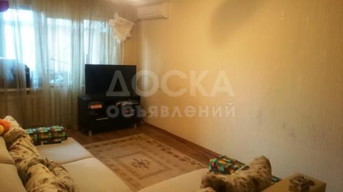 Продаю квартиру 3-ком., 59кв. м., этаж - 2/4, Бишкек.