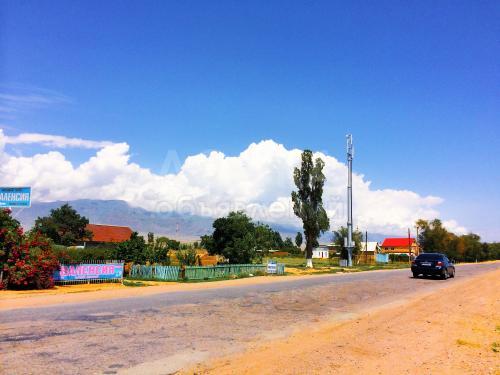 Продаю участок под строительство, 10 соток c. Тамчы.