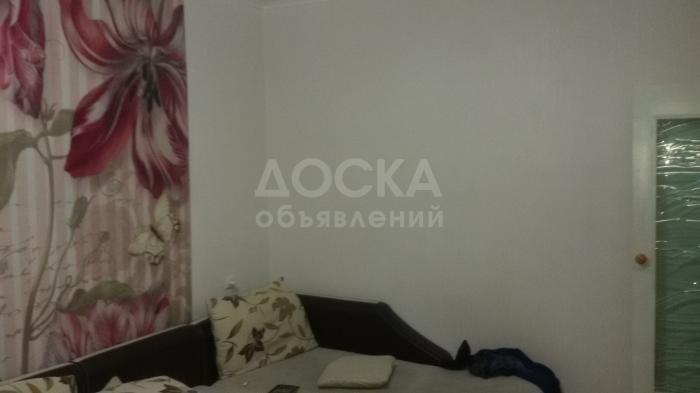 Продаю квартиру 3-ком., 56кв. м., этаж - 2/4, с. Сокулук ул. Фрунзе, пересекает ул. Калинина,