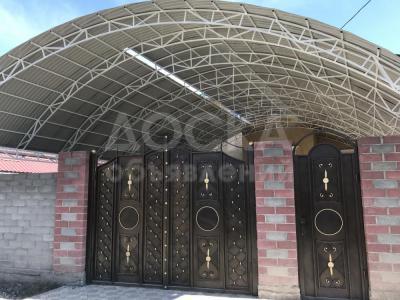 Продаю дом 7-ком. 260кв. м., этаж-3, 5-сот., стена кирпич, пер.Валдайский 202 (ориентир Ахунбаева-Баха).