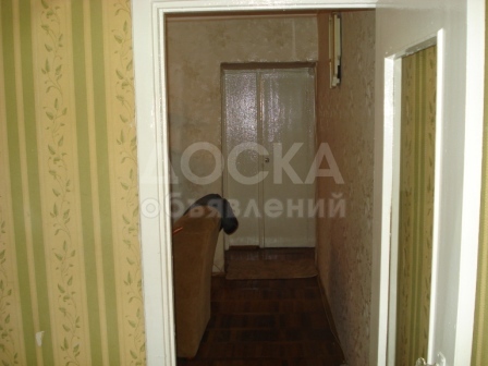 Срочно продаю 3-х к.квартиру+мебель, 4/5, н/у, 104 серия,, ул.Уметалиева/Чокморова, 64тыс.$ (торг)