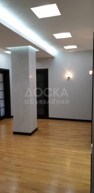 Продаю 3-комнатную квартиру, 137кв. м., этаж - 8/10, пр.Чуй х пр.Манаса, Филармония