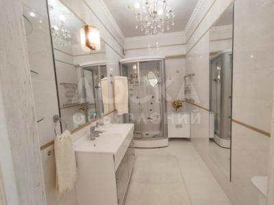 Продаю 3-комнатную квартиру, 133кв. м., этаж - 6/10, турусбекова/ московская.