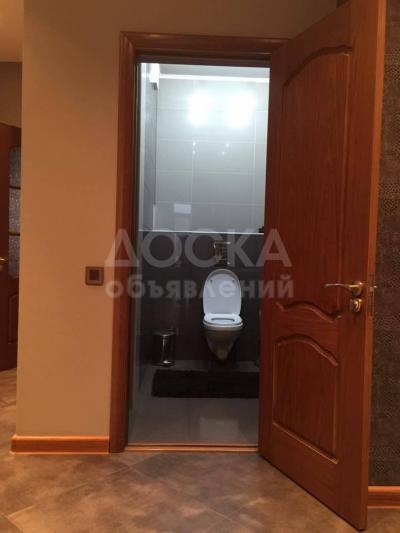 Продаю 3-комнатную квартиру, 130кв. м., этаж - 5/10, Токтогула 87/2.