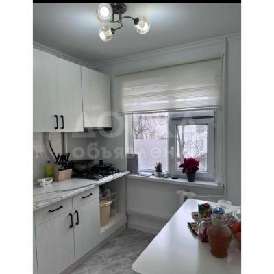 Продаю 2-комнатную квартиру, 43кв. м., этаж - 2/4, 4 микрорайон.