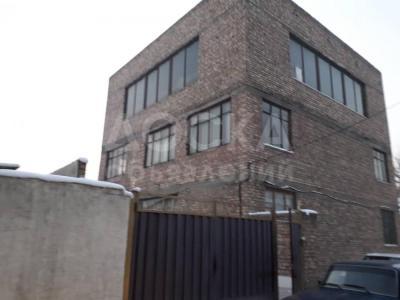 Продаю дом 6-комнатную 600кв. м., этаж-3, 1-сот., стена кирпич, Бишкек.