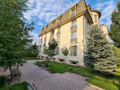 Продаю 3-комнатную квартиру, 196кв. м., этаж - 4/4, пр.Ч.Айтматова.