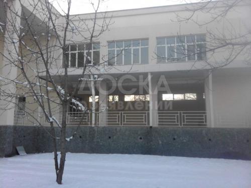 Продаю дом 15-ком., 1000кв. м., этаж-1, 7-сот., стена кирпич, Адрес: Тоголок Молдо-Джеты-Огузская (район Церкви)..