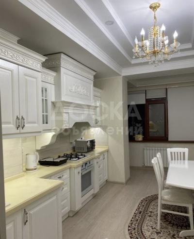 Продаю 4-комнатную квартиру, 145кв. м., этаж - 10/10, Абая 58/4.