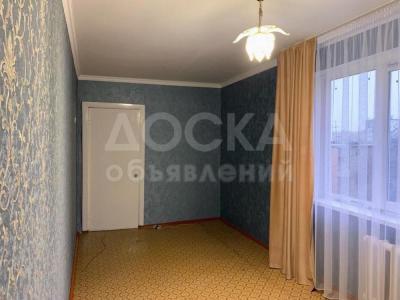 Продаю 3-комнатную квартиру, 58кв. м., этаж - 4/4, 6 мкр-н.