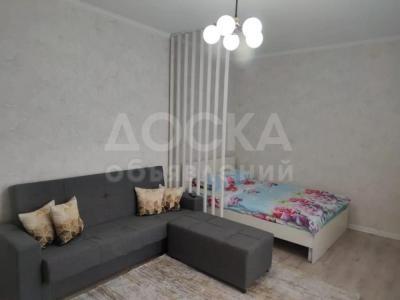 Продаю 1-комнатную квартиру, 50кв. м., этаж - 6/10, ЦУМ.