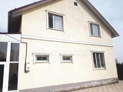 Продаю дом 8-ком. 202кв. м., этаж-2, 5-сот., стена кирпич, Лебединовка.