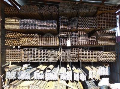 Металлические профили, трубы, уголки, торг есть