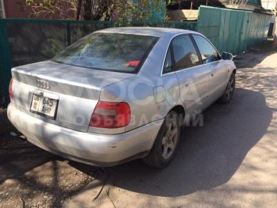 ПРОДАЮ Audi A4 5 мкр .