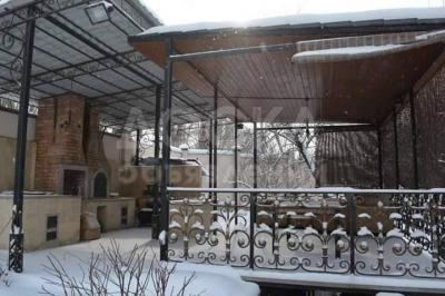 Продаю дом 9-ком., 300кв. м., этаж-2, 12-сот., стена кирпич, Орозбекова/Васильева .