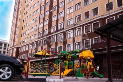 Продаю 2-комнатную квартиру, 75кв. м., этаж - 8/10, 7 мкр.