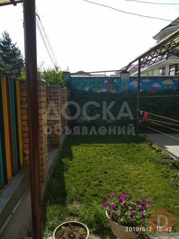 Продаю дом 6-ком. 350кв. м., этаж-3, 1-сот., стена другое, Бишкек.