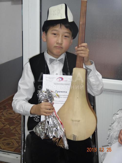 Комузда ойногонду үйрөтүү!