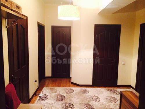 Продаю квартиру 3-ком., 100кв. м., этаж - 1/1, Московская/Свердлова.