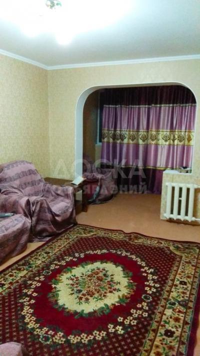 Продаю 3-комнатную квартиру, 57кв. м., этаж - 3/4, 6 микрорайон .