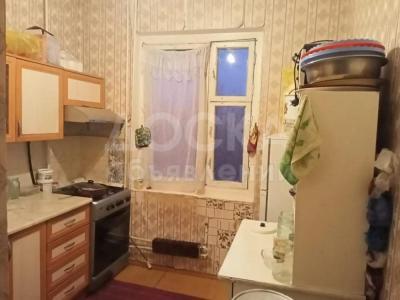 Продаю 3-комнатную квартиру, 63кв. м., этаж - 4/5, 1 микрорайон 17 дом.