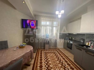 Продаю 3-комнатную квартиру, 105кв. м., этаж - 7/10,  Проспект Мира/Ажыбек Баатыра..