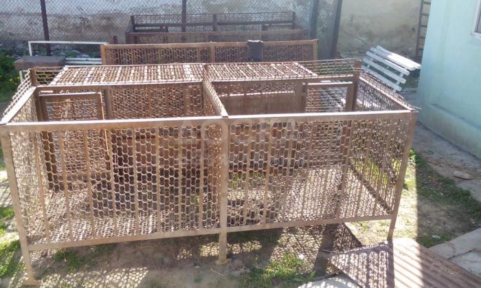 Продаю клетки для кроликов, 3 шт, фото внутри