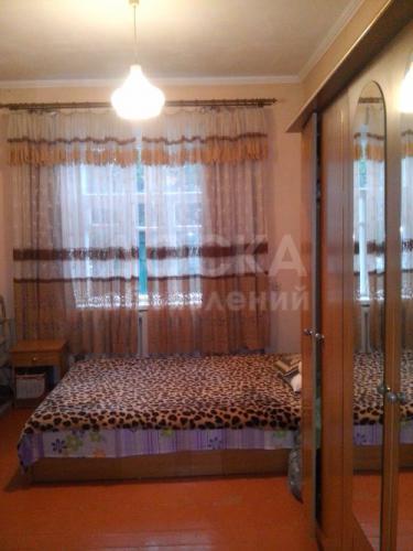 Продаю 4-ком., 50 м2кв. м., этаж-1, 2,5-сот., стена кирпич, ул. Лагерная 14а,